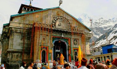 After viral photo of Morari Bapu inside Kedarnath Temple, Congress says temples not safe under BJP