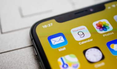 How Many Photos Can an iPhone Hold?