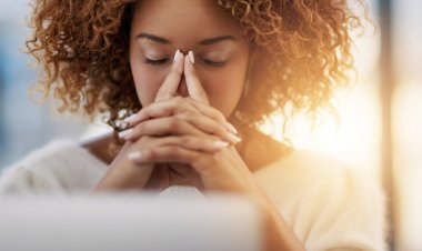 How To Calm Anxiety Attack? Know Symptoms Causes, And Steps To Deal