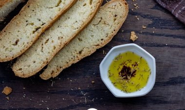 Bread + Dip =  Heaven! Try This Viral Olive Oil Dip In 5 Minutes